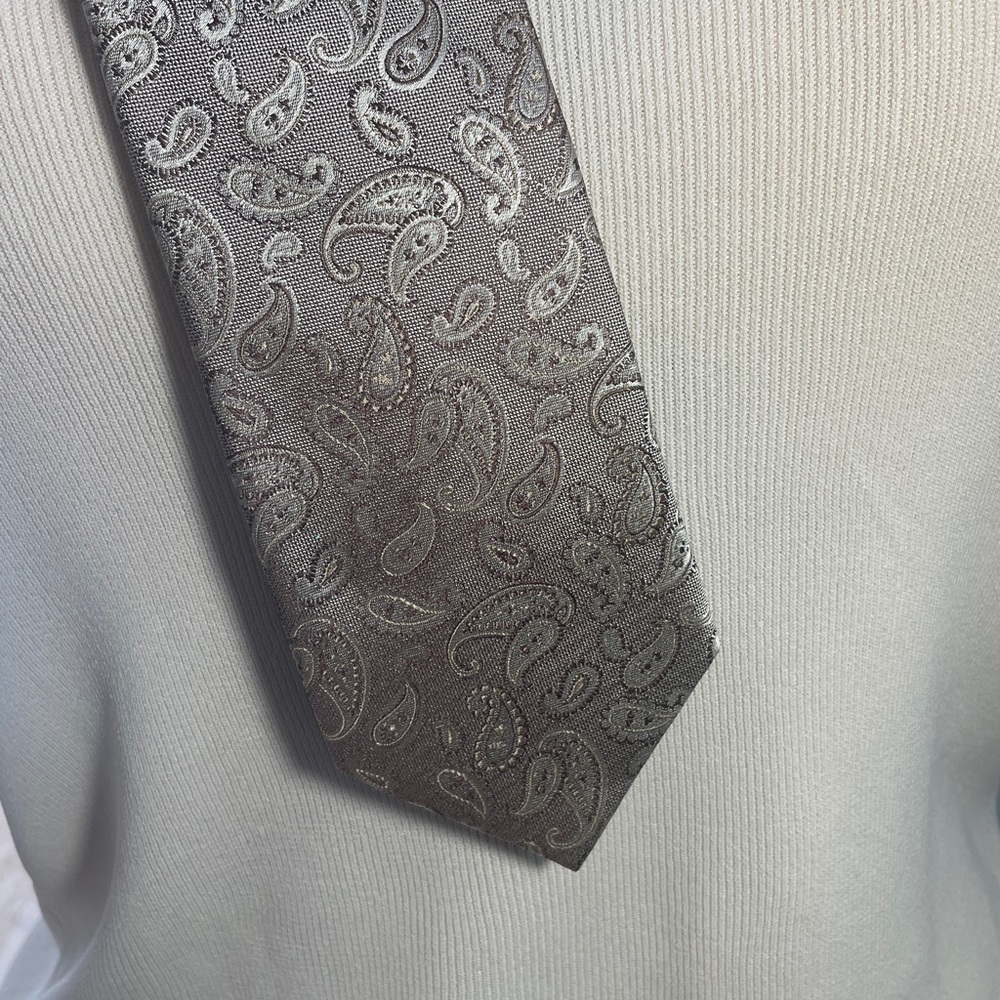 Joseph Abboud Paisley Tie - 100% silk Tan and Beige 60” L NWT